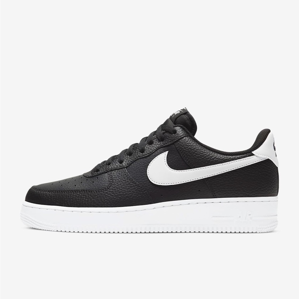 Black and white Nike Air Force - Picture 3 of 3